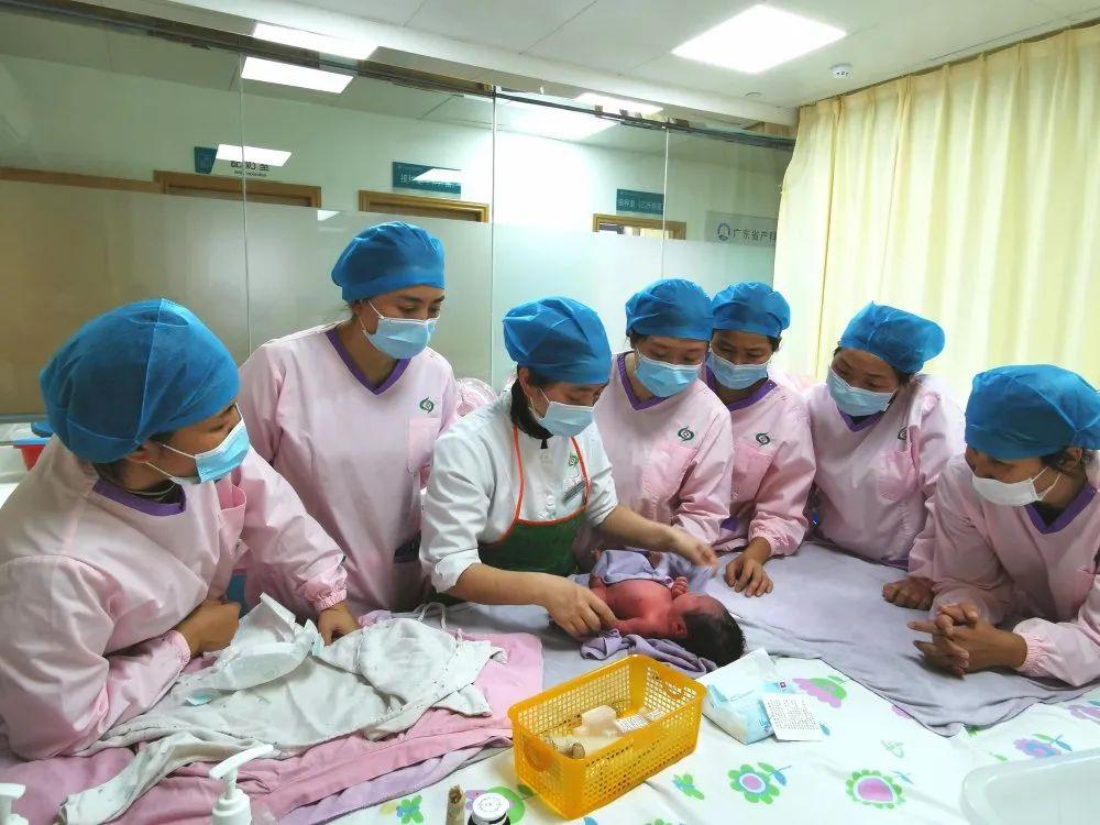 长兴县妇婴监护型护送